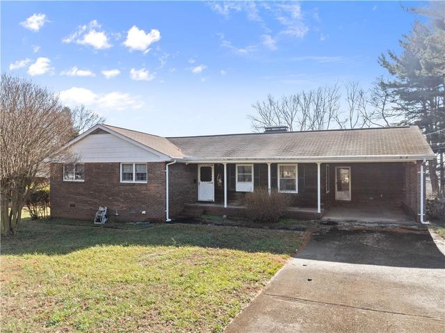 3750 Robinson Drive, Oakwood, GA 30566