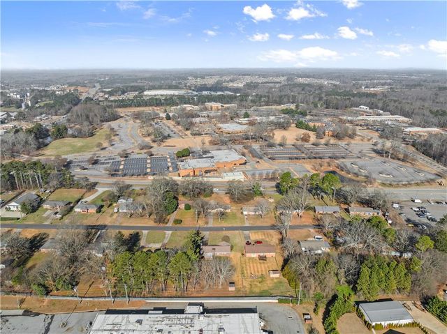 3750 Robinson Drive, Oakwood, GA 30566