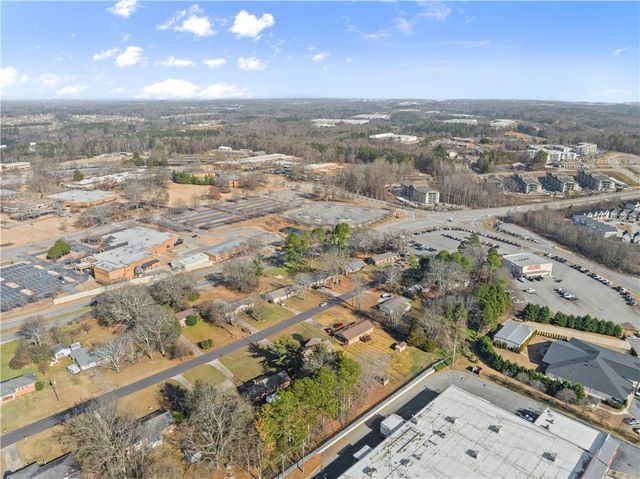 3750 Robinson Drive, Oakwood, GA 30566