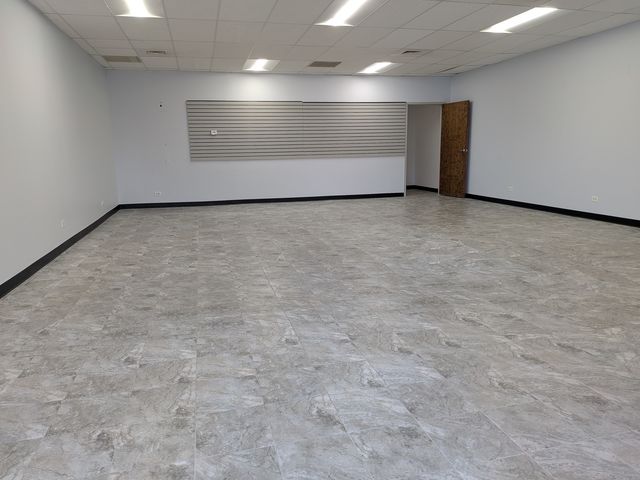 8551 S Cicero Avenue, Chicago, IL 60652
