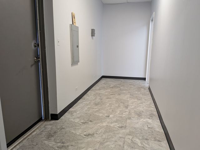 8551 S Cicero Avenue, Chicago, IL 60652