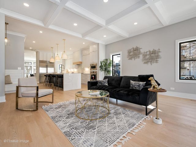 2902 N Seeley Avenue, Chicago, IL 60618