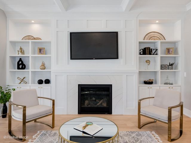 2902 N Seeley Avenue, Chicago, IL 60618