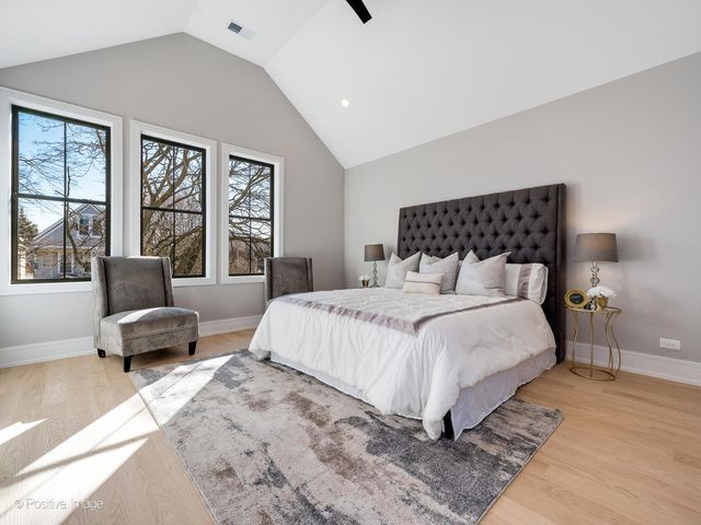 2902 N Seeley Avenue, Chicago, IL 60618