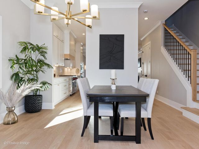 2902 N Seeley Avenue, Chicago, IL 60618