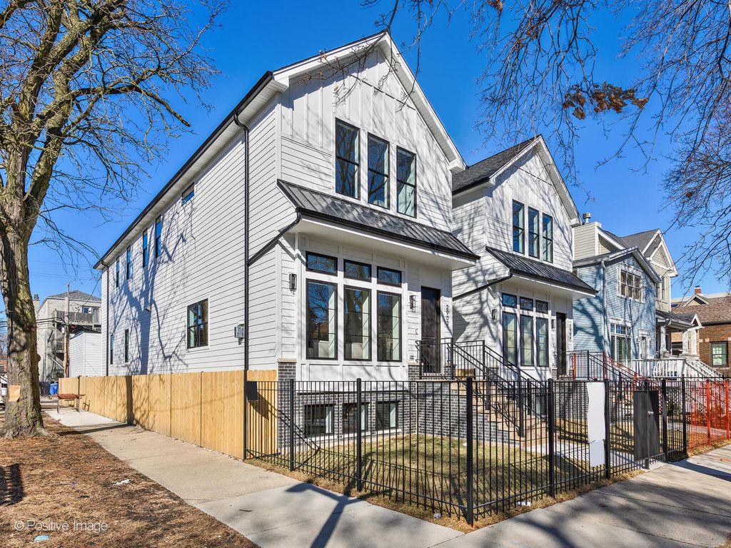 2902 N Seeley Avenue, Chicago, IL 60618