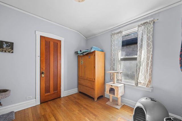 5848 W Catalpa Avenue, Chicago, IL 60630