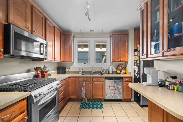 5848 W Catalpa Avenue, Chicago, IL 60630