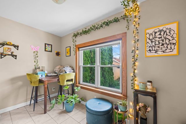 5848 W Catalpa Avenue, Chicago, IL 60630