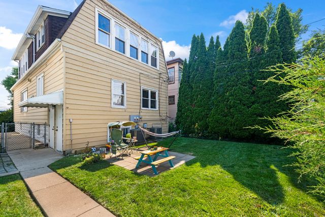 5848 W Catalpa Avenue, Chicago, IL 60630