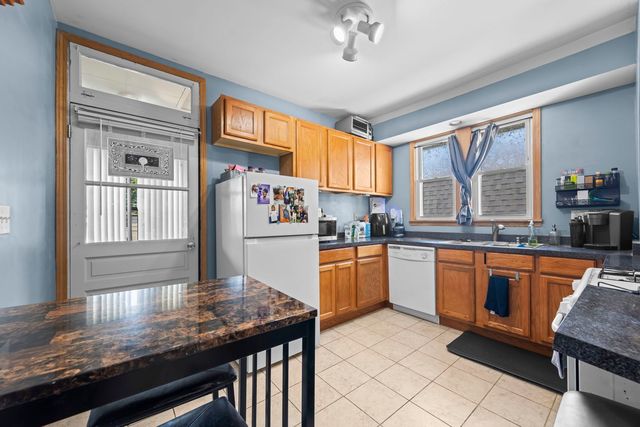 5848 W Catalpa Avenue, Chicago, IL 60630