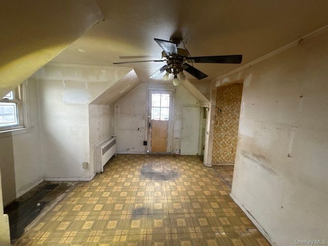 58 Roosevelt Place, Island Park, NY 11558