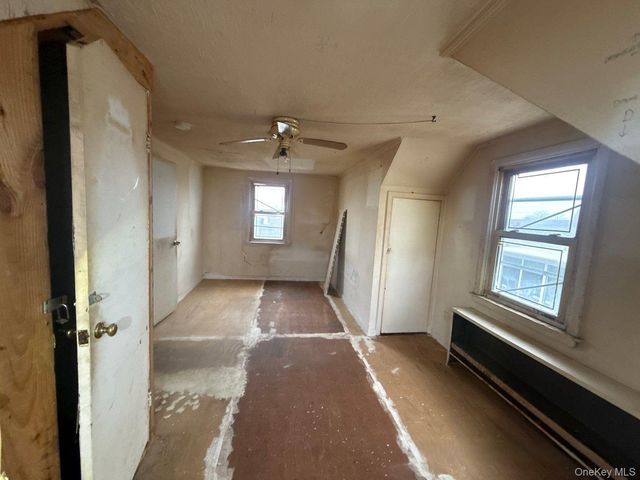 58 Roosevelt Place, Island Park, NY 11558