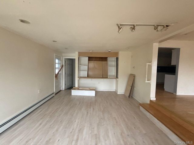 58 Roosevelt Place, Island Park, NY 11558