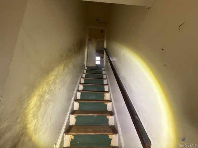 58 Roosevelt Place, Island Park, NY 11558