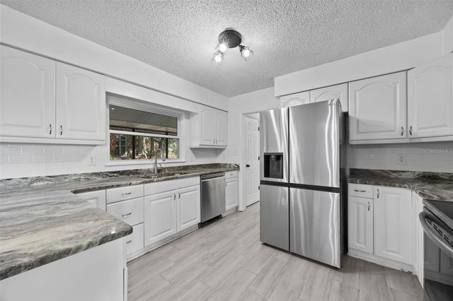 1222 LAKE ARIANA BOULEVARD, Auburndale, FL 33823