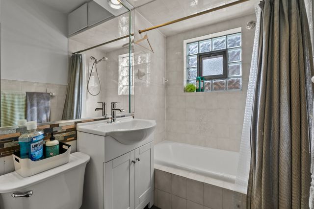 3825 Kenilworth Avenue, Berwyn, IL 60402