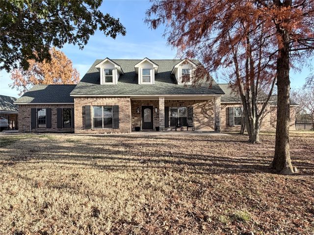 364 Parker Road, Van Alstyne, TX 75495