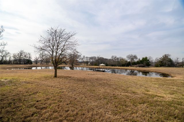 364 Parker Road, Van Alstyne, TX 75495
