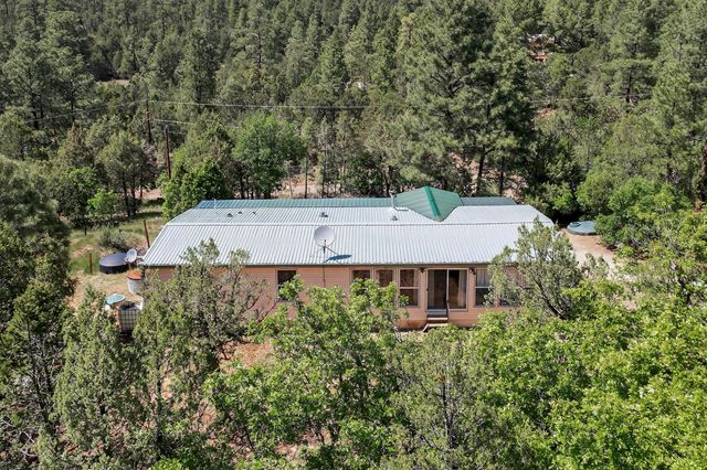 38 CHIPMUNK Lane, Tijeras, NM 87059