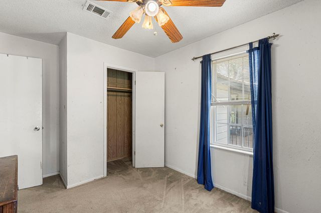 510 Country LN, Hays, TX 78610