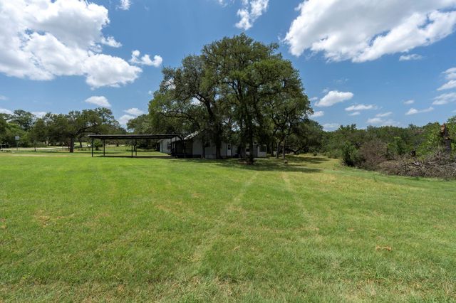 510 Country LN, Hays, TX 78610