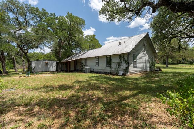 510 Country LN, Hays, TX 78610
