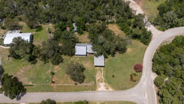 510 Country LN, Hays, TX 78610