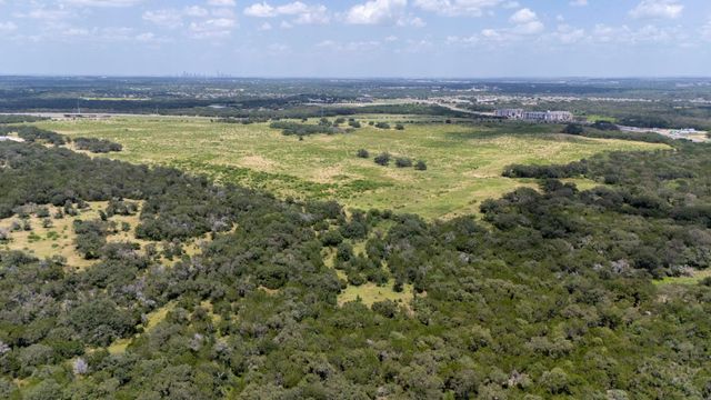510 Country LN, Hays, TX 78610