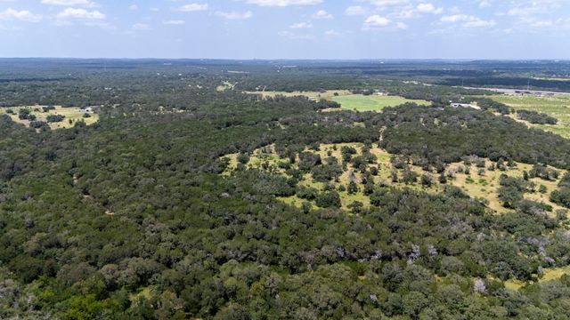 510 Country LN, Hays, TX 78610