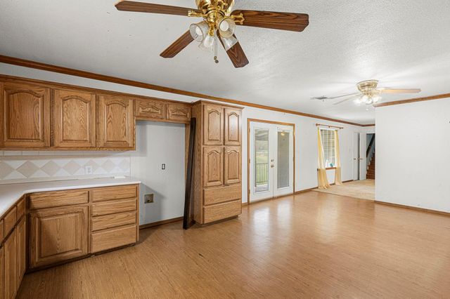510 Country LN, Hays, TX 78610