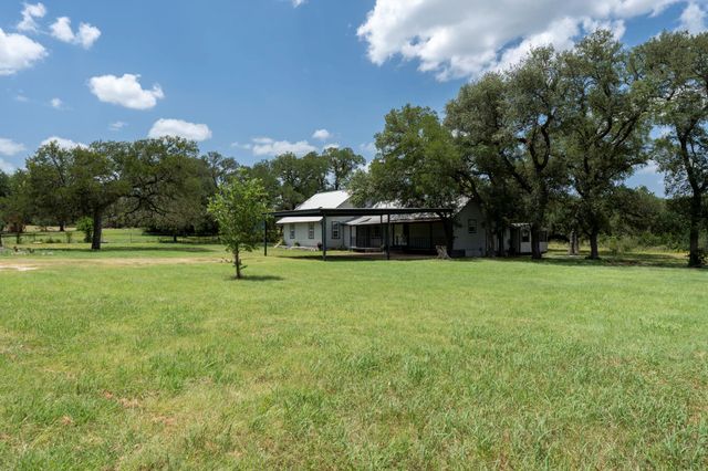 510 Country LN, Hays, TX 78610