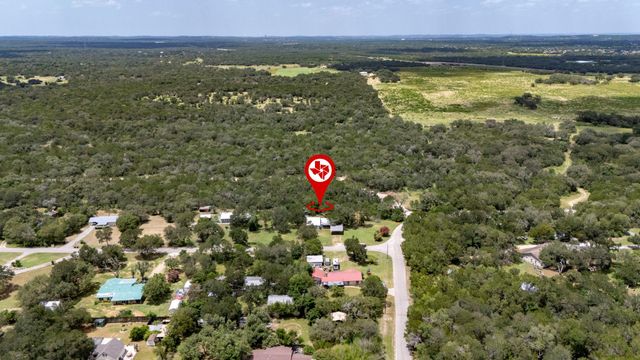 510 Country LN, Hays, TX 78610