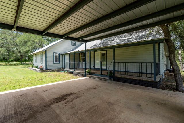 510 Country LN, Hays, TX 78610