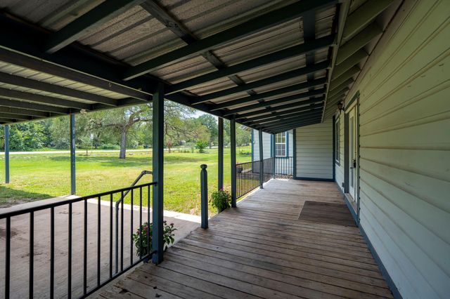 510 Country LN, Hays, TX 78610