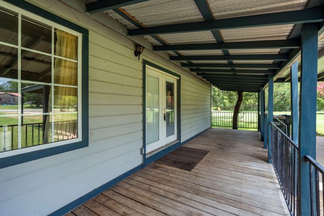 510 Country LN, Hays, TX 78610