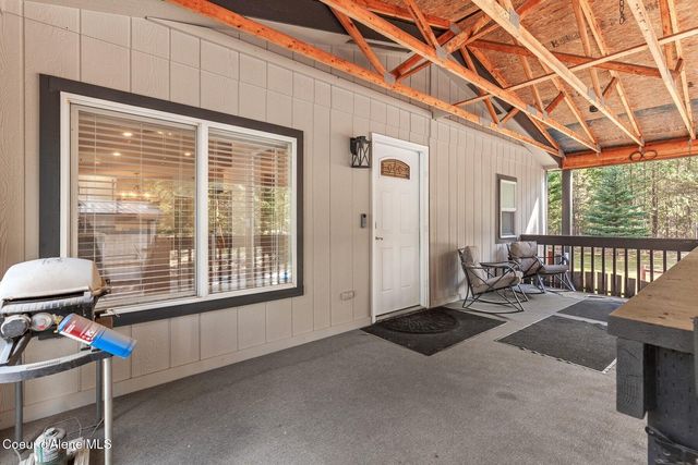 33 Torrens TRL, Spirit Lake, ID 83869