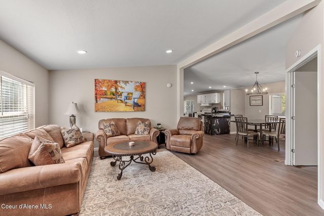 33 Torrens TRL, Spirit Lake, ID 83869