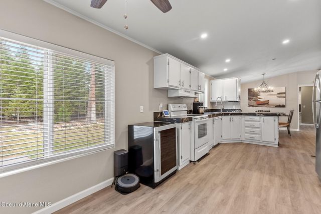 33 Torrens TRL, Spirit Lake, ID 83869