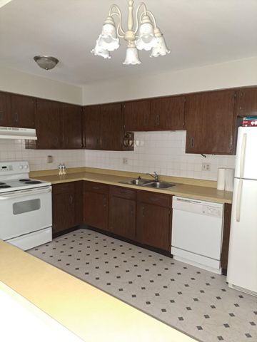 8137 Pine Island Terrace, Crown Point, IN 46307