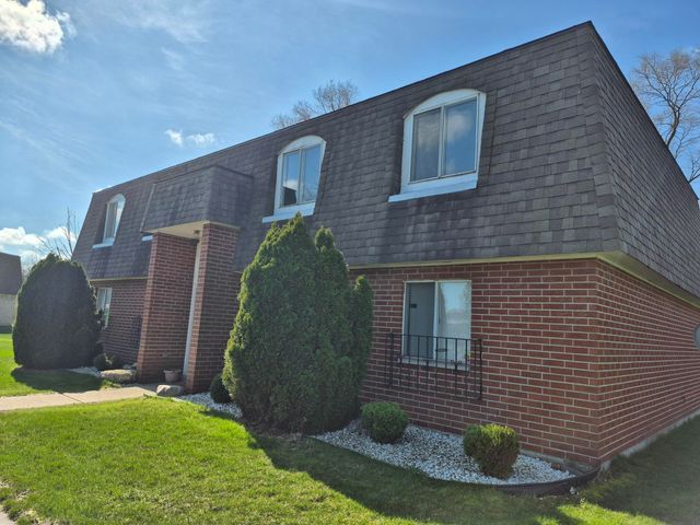 8137 Pine Island Terrace, Crown Point, IN 46307