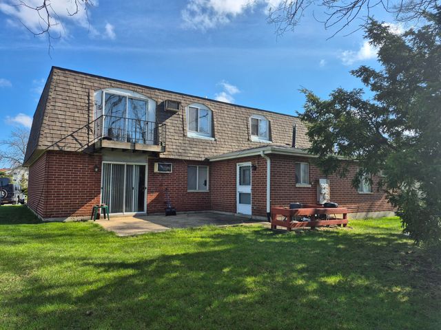 8137 Pine Island Terrace, Crown Point, IN 46307