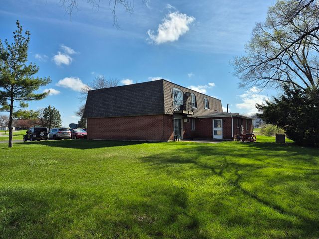 8137 Pine Island Terrace, Crown Point, IN 46307