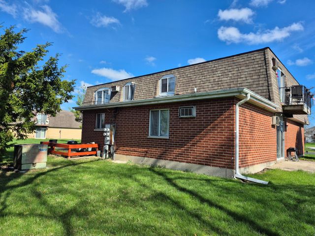 8137 Pine Island Terrace, Crown Point, IN 46307
