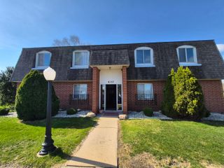 8137 Pine Island Terrace, Crown Point, IN 46307