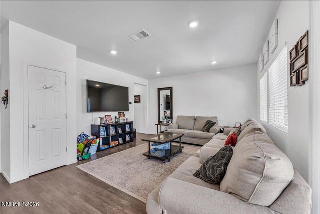 9809 Fishermans Reef Court, Reno, NV 89506