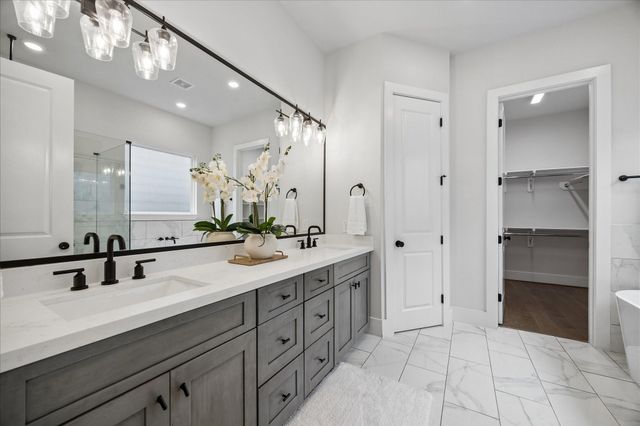 1232 W 21st Street, Houston, TX 77008