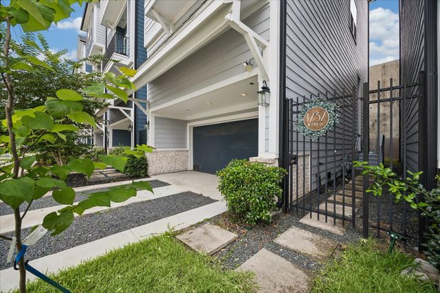 1232 W 21st Street, Houston, TX 77008