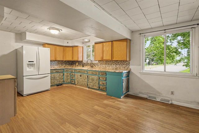 1700 CHESTNUT STREET, Wisconsin Rapids, WI 54494