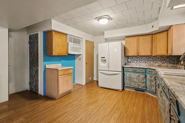 1700 CHESTNUT STREET, Wisconsin Rapids, WI 54494